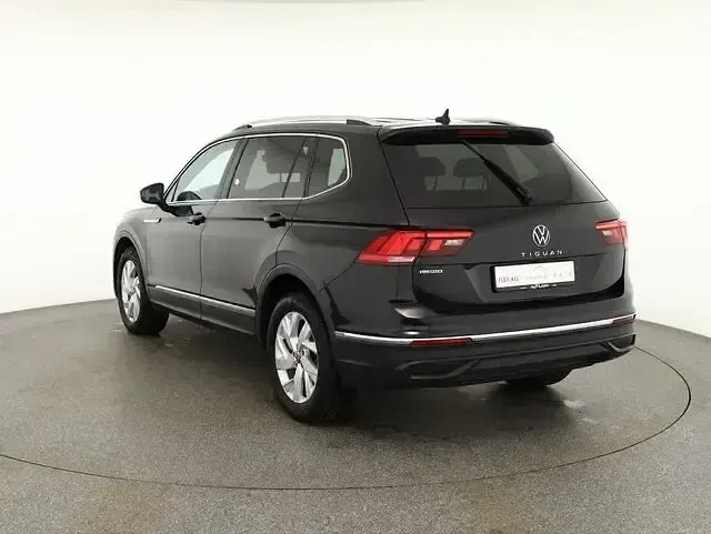 Gebraucht VW Tiguan Allspace Life 150 PS (110 kW) 2022 Andere SUV