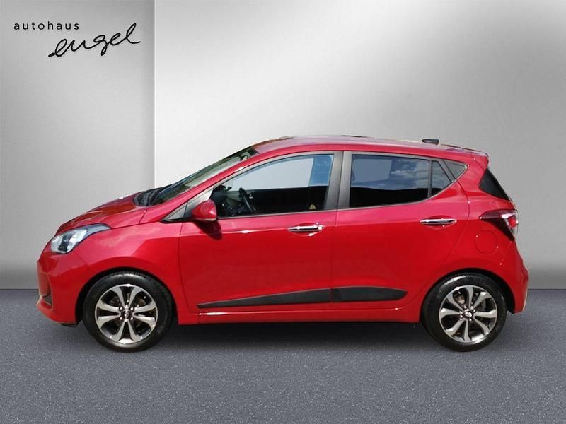 Gebraucht Hyundai i10 Style 87 PS (63 kW) 2019 Rot Kleinwagen