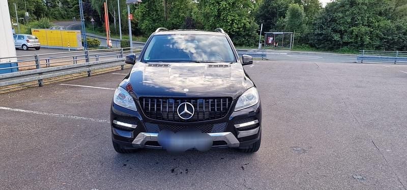 Gebraucht Mercedes ML350 258 PS (189 kW) 2012 Schwarz SUV