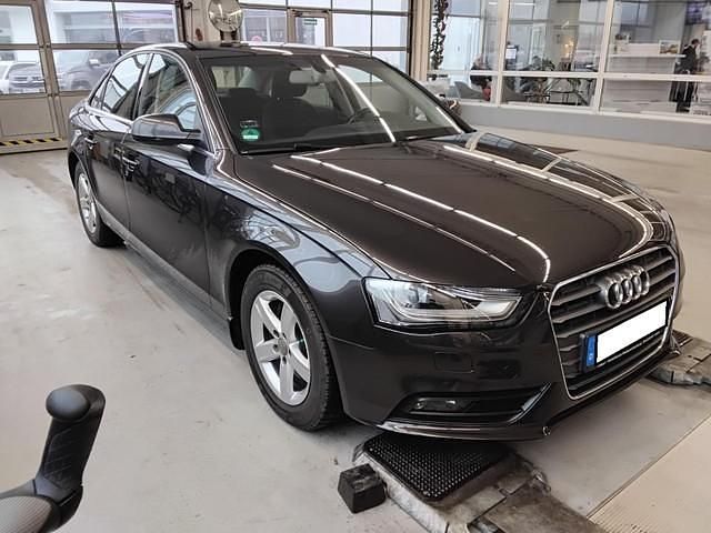 Gebraucht Audi A4 Ambiente 170 PS (125 kW) 2014 Lavagrau perleffekt Limousine