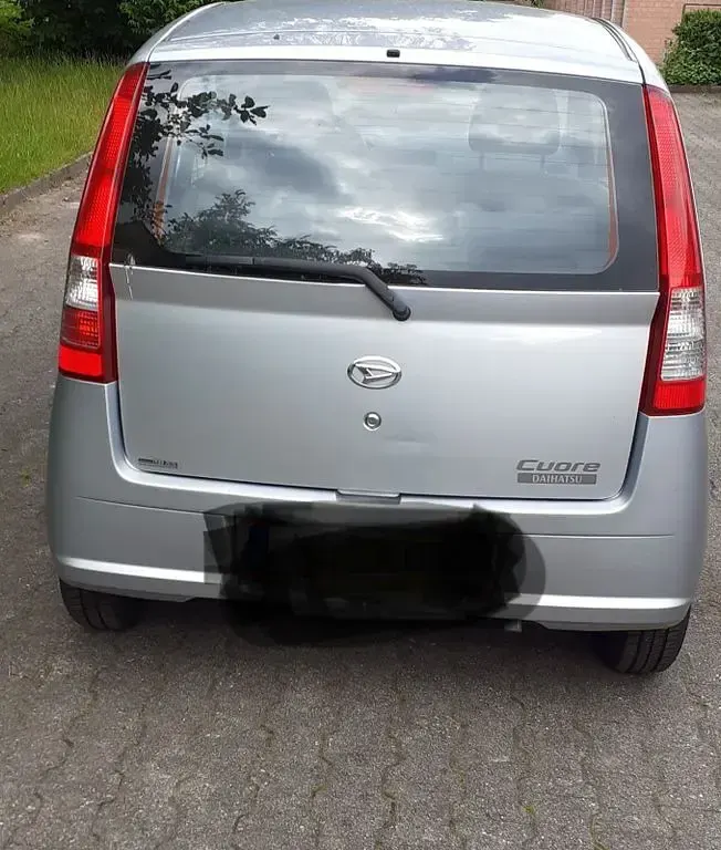 Gebraucht Daihatsu Cuore 58 PS (42 kW) 2003 Silber Kleinwagen