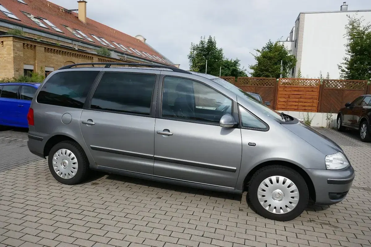 Gebraucht VW Sharan 115 PS (84 kW) 2005 Grau Van / Kleinbus