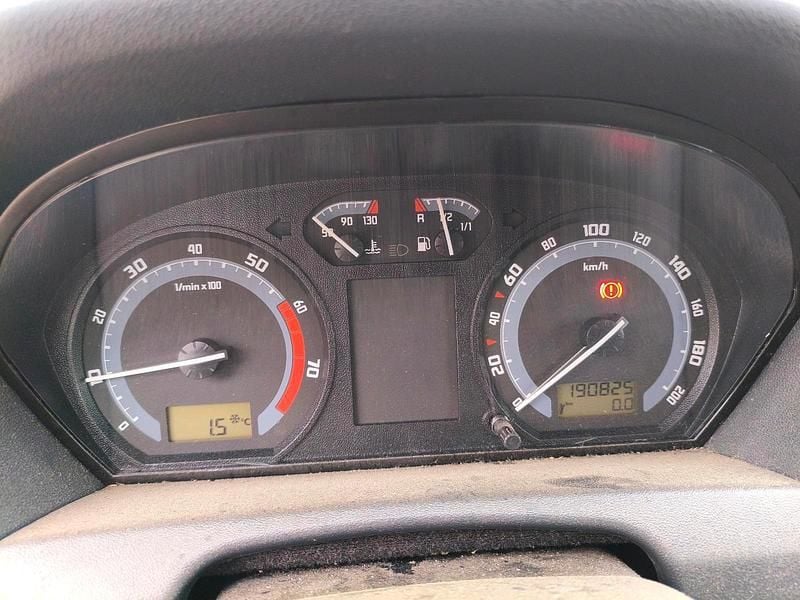 Grau Gebraucht 2007 Skoda Fabia Kombi | 1.890 € (Fairer Preis) - Bild 1/4