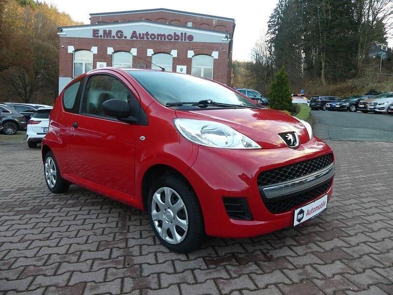 Gebraucht Peugeot 107 68 PS (50 kW) 2011 Rot Kleinwagen
