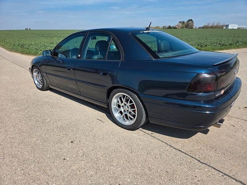 Gebraucht Opel Omega 211 PS (155 kW) 2000 Blau Limousine