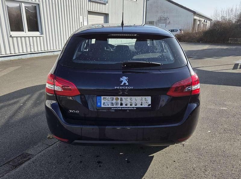 Gebraucht Peugeot 308 SW 131 PS (96 kW) 2019 Blau Kombi