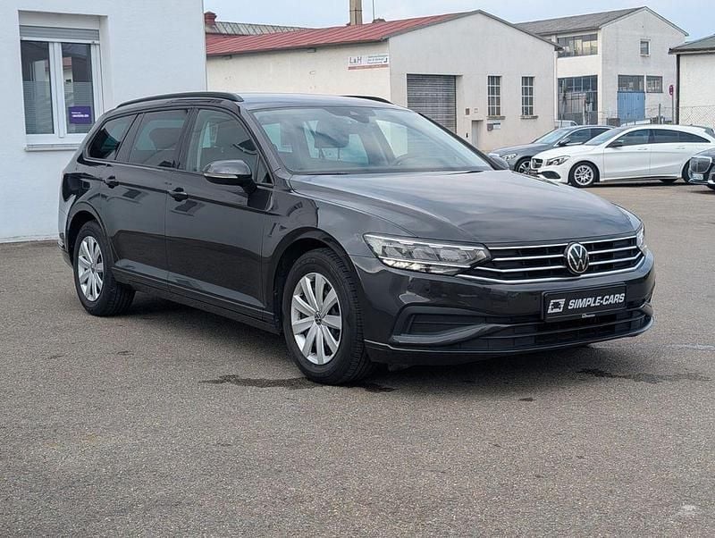 Gebraucht VW Passat 122 PS (89 kW) 2022 Grau Kombi