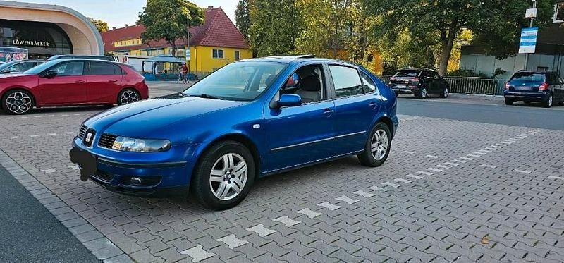 Usata Seat Leon 105 CV (77 kW) 2000 Blu Utilitaria