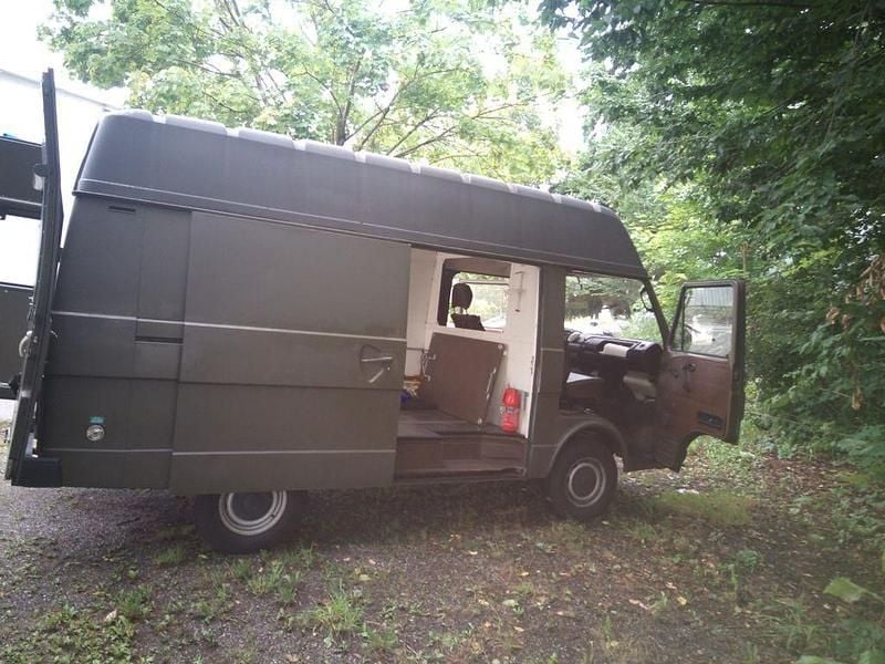 Grün Gebraucht 1982 VW LT Van / Kleinbus | 7.900 € - Bild 1/4