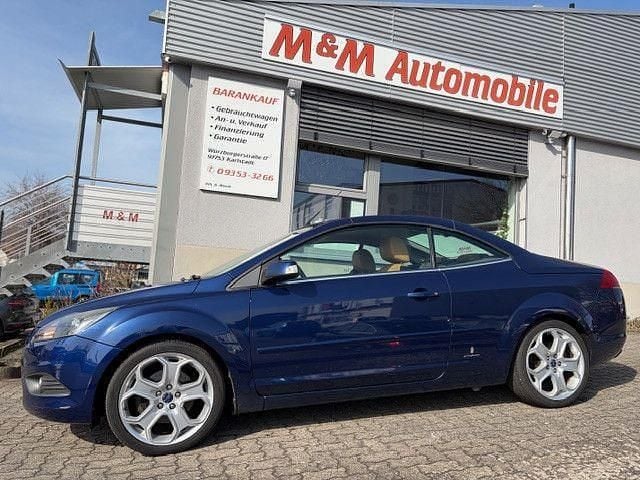 Gebraucht Ford Focus Cabriolet Titanium 145 PS (106 kW) 2009 Blau Cabrio