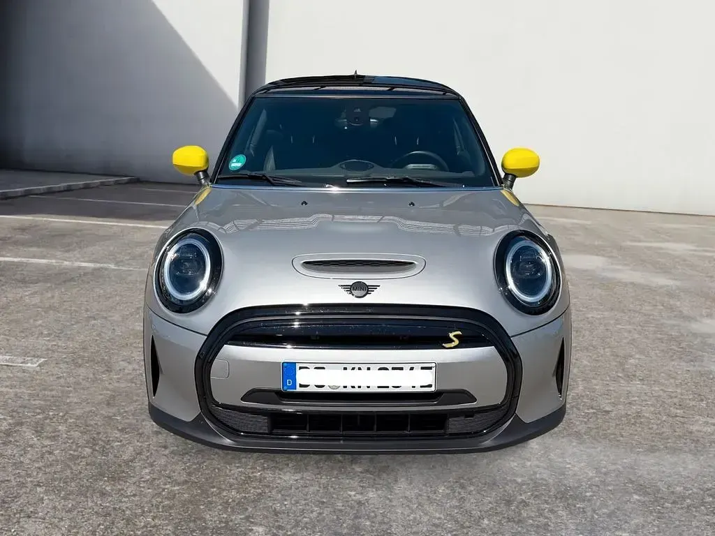 Gebraucht Mini Cooper SE Classic 135 kW (184 PS) 2023 Silber Kleinwagen