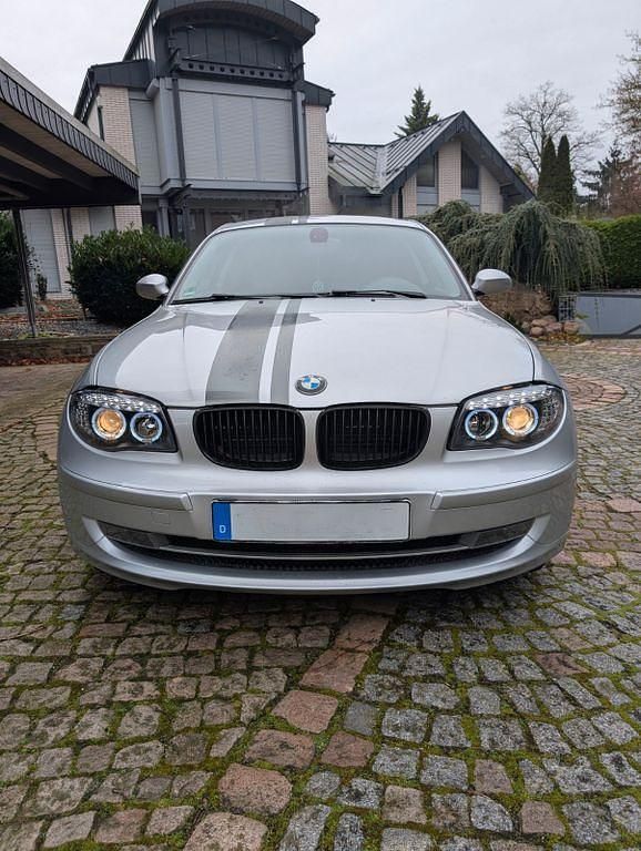 Silber Gebraucht 2007 BMW 118 Performance Kleinwagen | 3.900 € (Fairer Preis) - Bild 1/4