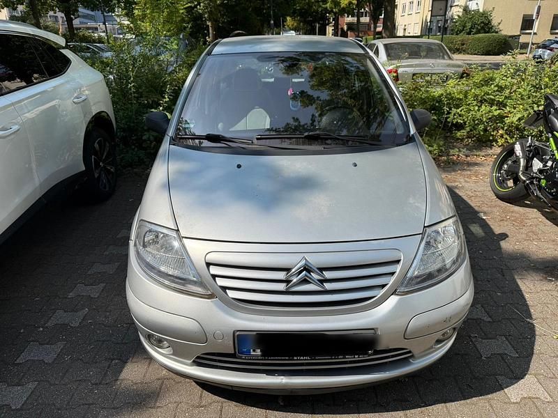 Grau Gebraucht 2003 Citroën C3 Kleinwagen | 2.000 € - Bild 1/4