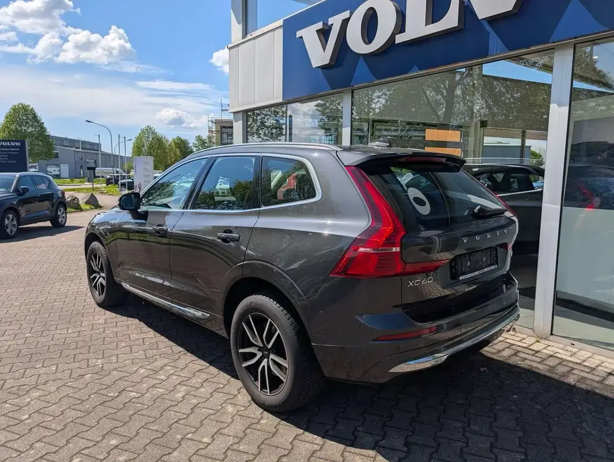 Gebraucht Volvo XC60 Inscription 341 PS (250 kW) 2021 Platinum grey SUV