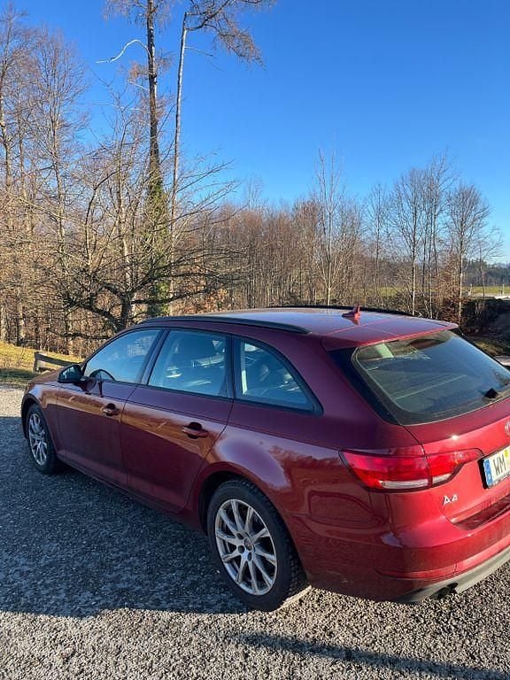 Schwarz Gebraucht 2018 Audi A4 Kombi | 18.300 € (Guter Preis) - Bild 1/4