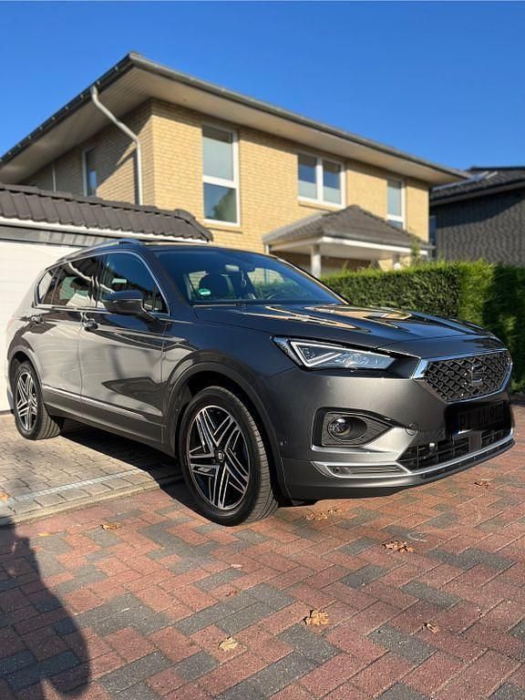 Grau Gebraucht 2019 Seat Tarraco 4Drive SUV | 27.200 € (Superpreis) - Bild 1/4