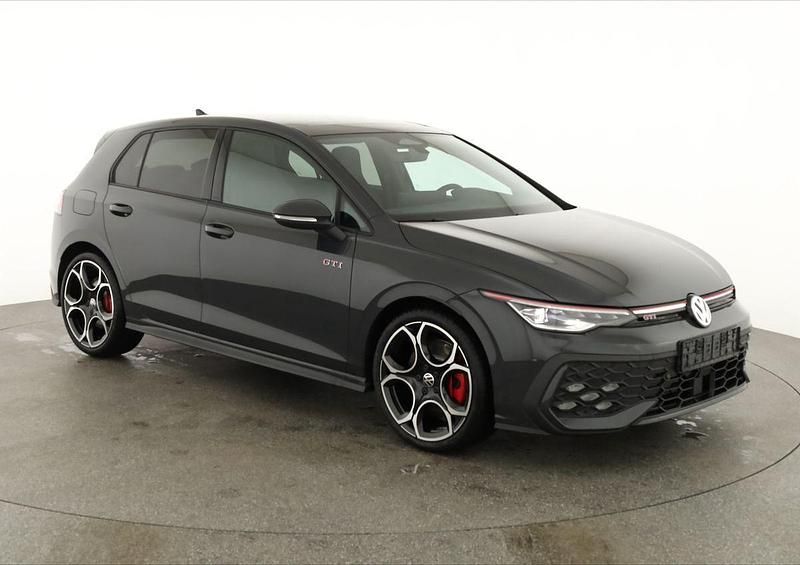 Neu VW Golf VIII GTI 265 PS (194 kW) 2025 Grenadillschwarz metallic Limousine