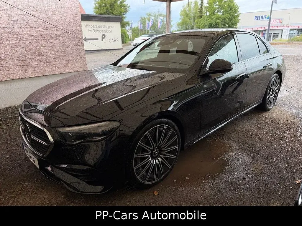 Gebraucht Mercedes E220 AMG 197 PS (144 kW) 2025 Obsidianschwarzmet. Limousine