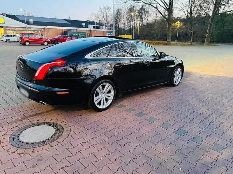 Gebraucht Jaguar XJ 275 PS (202 kW) 2012 Schwarz Limousine