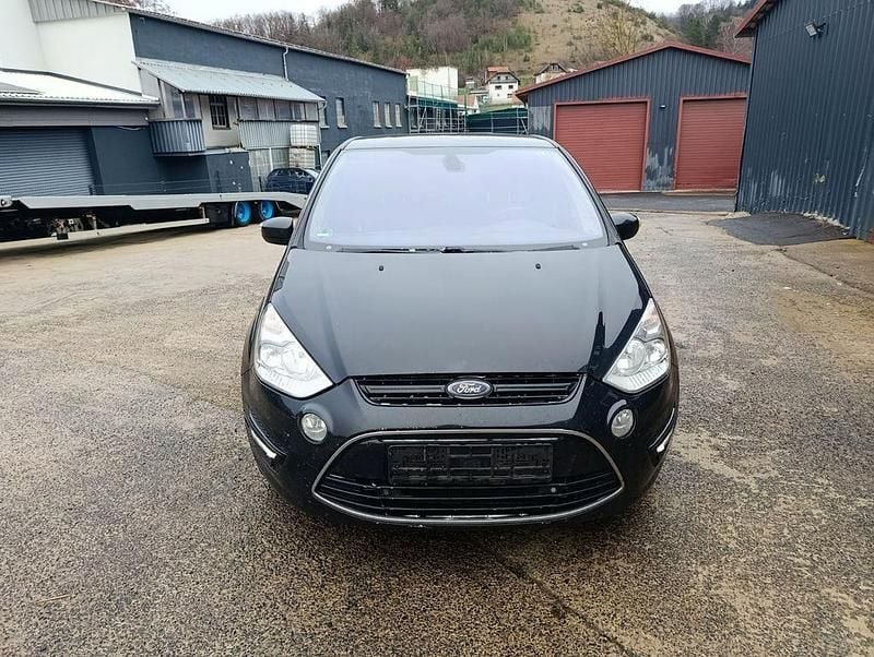 Schwarz Gebraucht 2013 Ford S-MAX Titanium Van / Kleinbus | 3.999 € (Guter Preis) - Bild 1/4