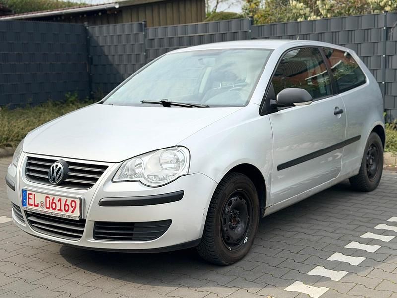 Used VW Polo 60 HP (44 kW) 2007 Silver Hatchback