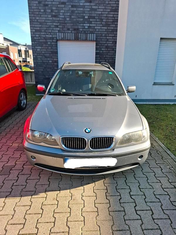 Gebraucht BMW 320 150 PS (110 kW) 2004 Silber Kombi
