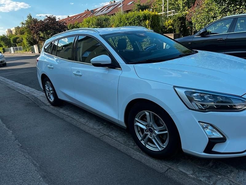 Gebraucht Ford Focus Cool & Connect 120 PS (88 kW) 2019 Weiß Kombi