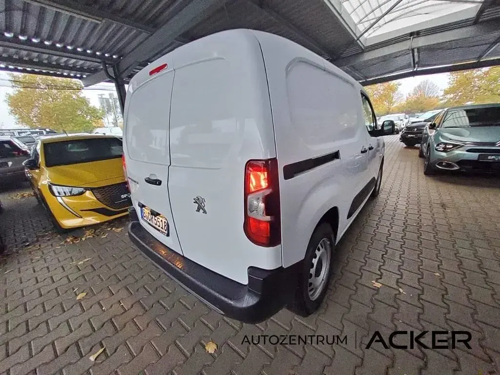 Gebraucht Peugeot E-Partner Premium 100 kW (136 PS) 2022 Eis weiß Van / Kleinbus