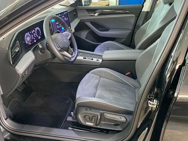 Gebraucht VW Passat 150 PS (110 kW) 2024 Schwarz Kombi