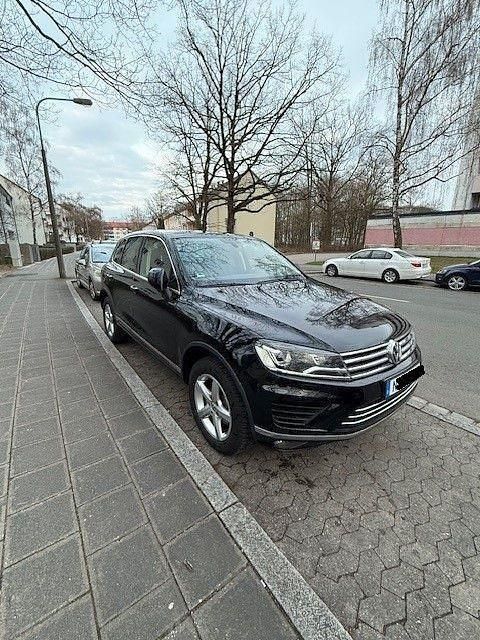 Gebraucht VW Touareg 204 PS (150 kW) 2015 Schwarz SUV