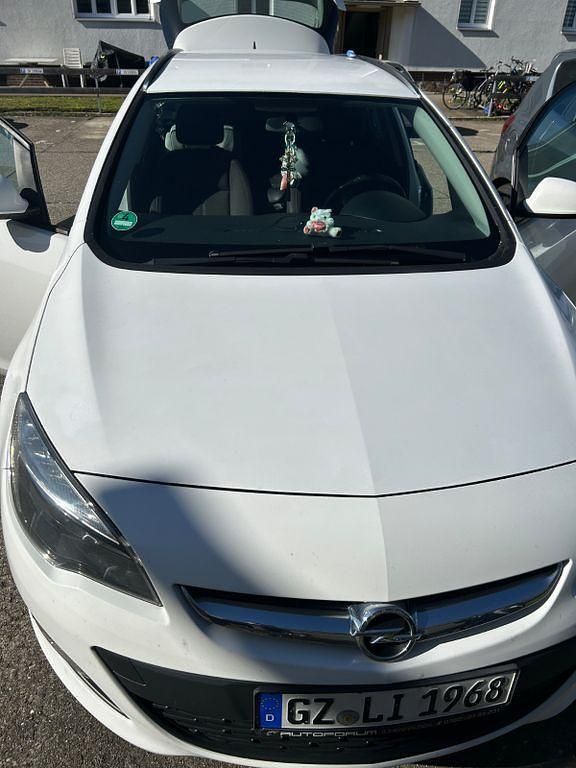 Gebraucht Opel Astra Eco 115 PS (84 kW) 2014 Weiß Limousine