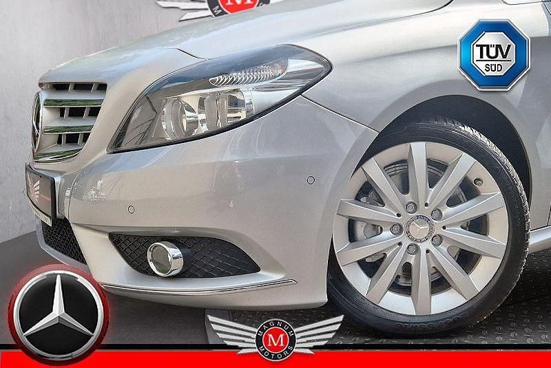 Silber Gebraucht 2013 Mercedes B180 Van / Kleinbus | 8.490 € (Fairer Preis) - Bild 1/4