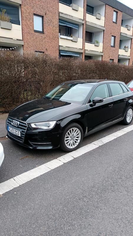 Schwarz Gebraucht 2014 Audi A3 Sportback Ambiente Kleinwagen | 14.000 € (Superpreis) - Bild 1/4