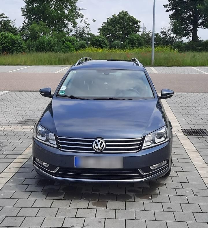 Grau Gebraucht 2012 VW Passat Kombi | 9.950 € (Teuer) - Bild 1/4