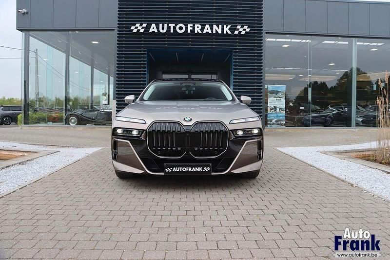 Gebraucht BMW 740 M Sport 286 PS (210 kW) 2023 Braun Limousine