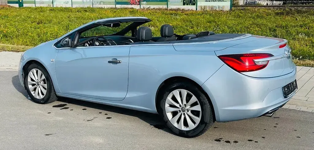 Gebraucht Opel Cascada Innovation 170 PS (125 kW) 2015 Blau Cabrio
