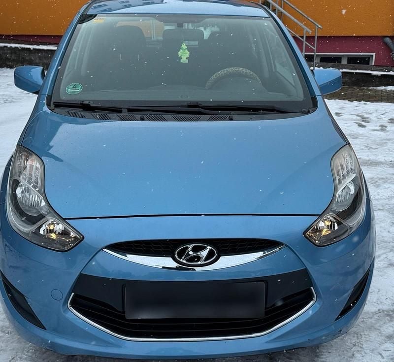 Gebraucht Hyundai ix20 120 PS (88 kW) 2012 Blau Kleinwagen