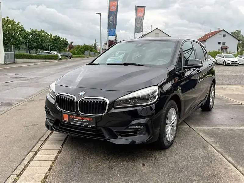 Używany BMW 220 Advantage 178 KM (130 kW) 2021 Czarny Minivan