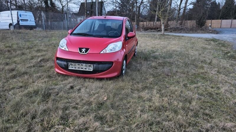 Rot Gebraucht 2007 Peugeot 107 Filou Kleinwagen | 1.399 € (Fairer Preis) - Bild 1/4