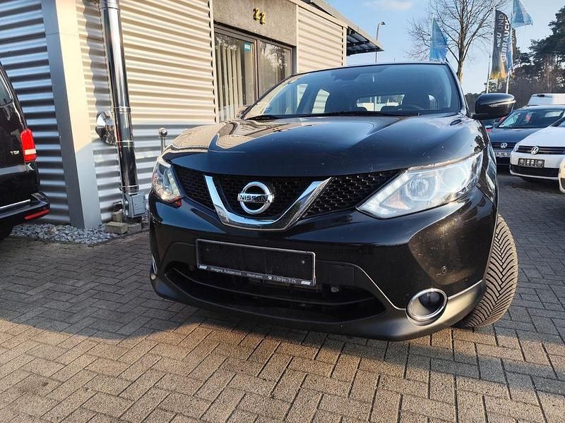 Gebraucht Nissan Qashqai Acenta 131 PS (96 kW) 2016 Schwarz SUV