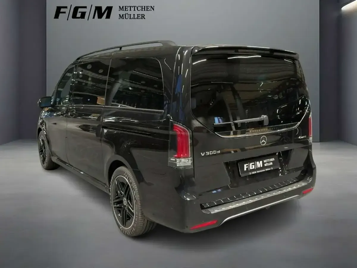 Gebraucht Mercedes V300 AMG line 237 PS (174 kW) 2026 Obsidianschwarz Van / Kleinbus