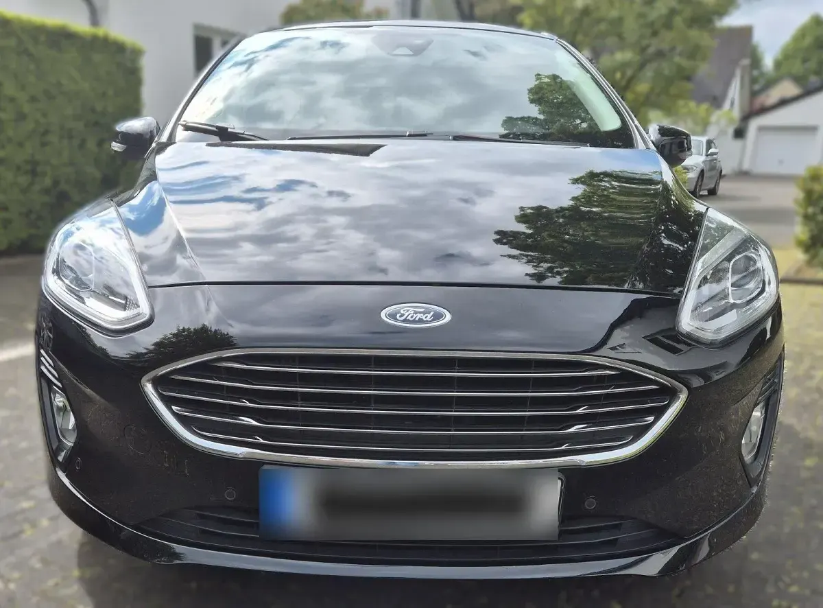 Gebraucht Ford Fiesta Titanium 101 PS (74 kW) 2018 Schwarz Kleinwagen