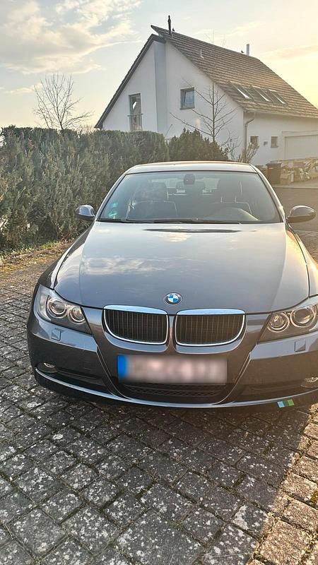 Gebraucht BMW 318 143 PS (105 kW) 2007 Grau Limousine