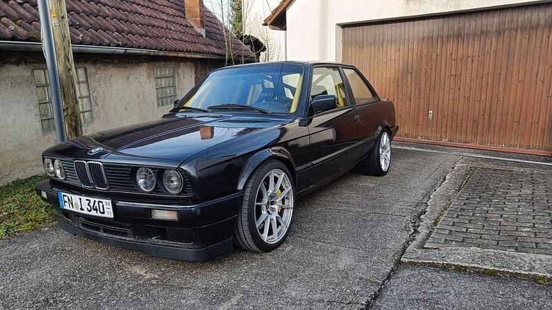 Gebraucht BMW 325 286 PS (210 kW) 1987 Schwarz Coupé