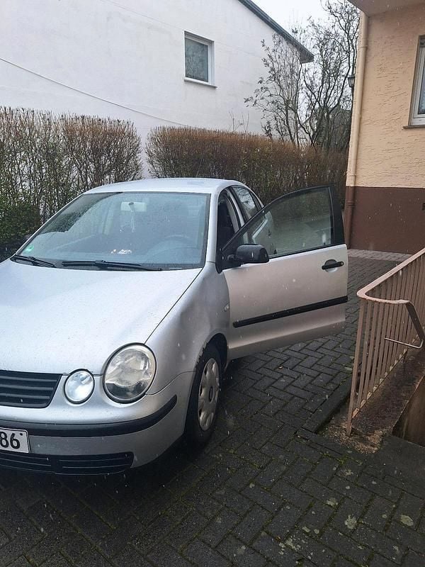 Gebraucht VW Polo 75 PS (55 kW) 2004 Silber Kleinwagen