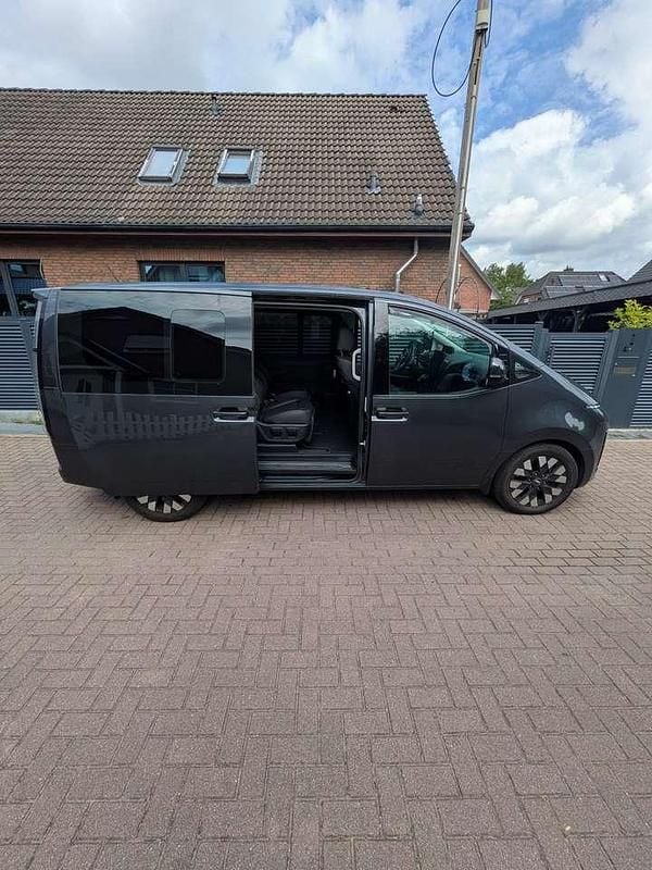 Gebraucht 2022 Hyundai Staria Signature Van | 40.500 € (Guter Preis) - Bild 1/4