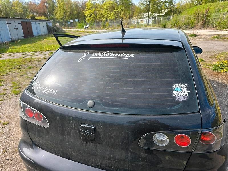 Second-hand Seat Ibiza 75 CP (55 kW) 2005 Negru Hatchback