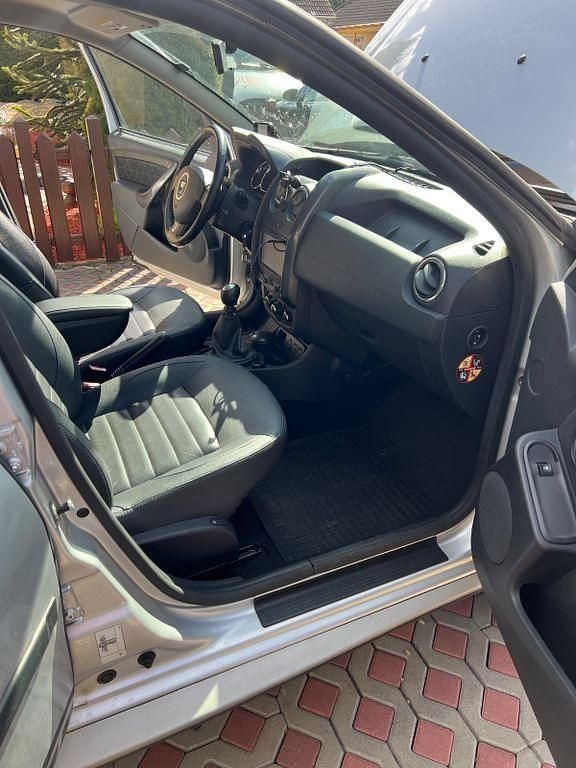 Second-hand Dacia Duster 125 CP (91 kW) 2014 Argintiu SUV