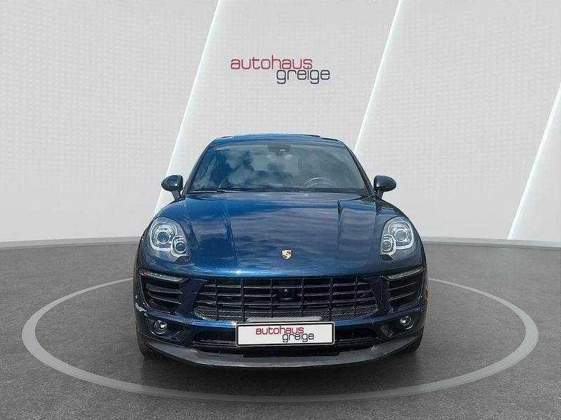 Blau Gebraucht 2018 Porsche Macan Chrono SUV | 24.900 € (Teuer) - Bild 1/4