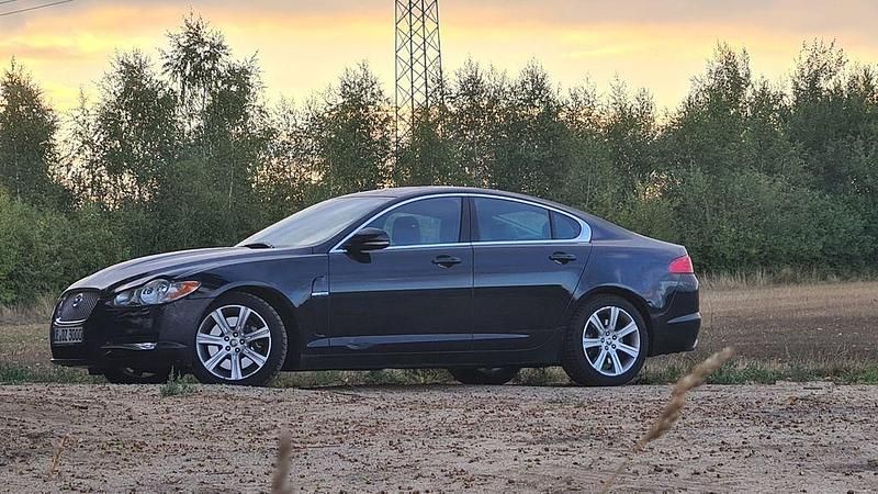 Schwarz Gebraucht 2009 Jaguar XF Premium Luxury Limousine | 5.800 € (Superpreis) - Bild 1/4